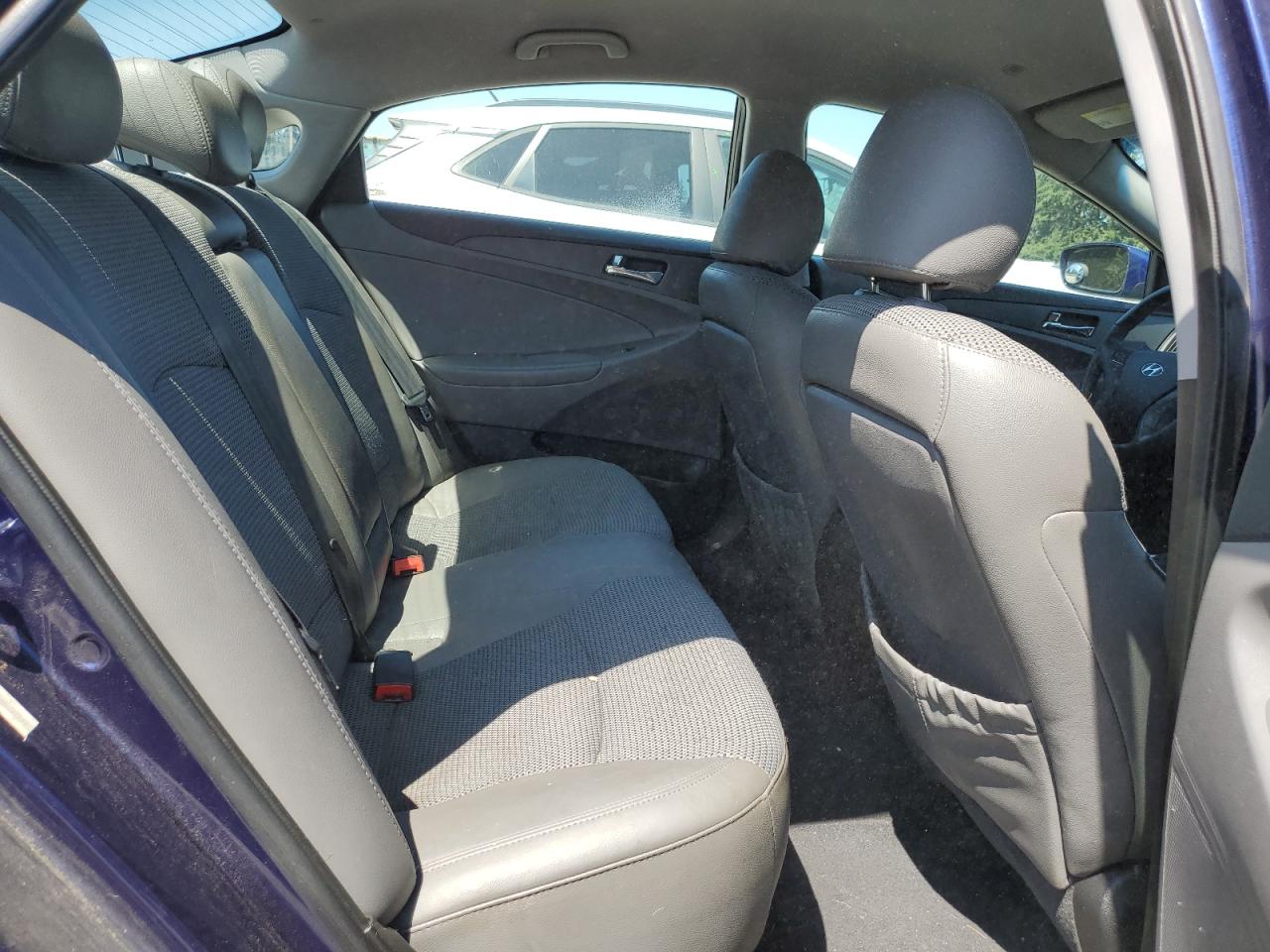 5NPEC4AC1BH041028 2011 Hyundai Sonata Se