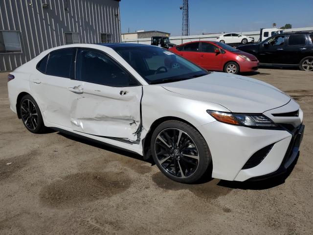 VIN 4T1B61HK1KU808450 2019 Toyota Camry, Xse no.4