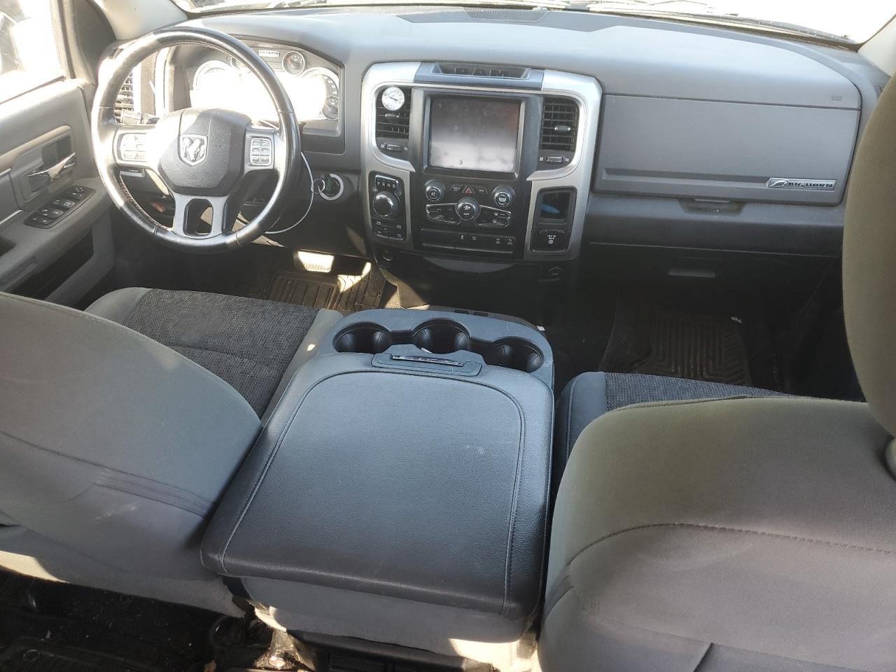 1C6RR7TT4KS713235 2019 Ram 1500 Classic Slt