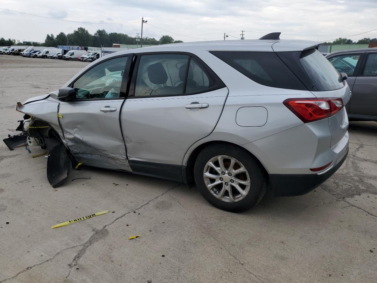 2018 Chevrolet Equinox Ls vin: 2GNAXHEV5J6141651