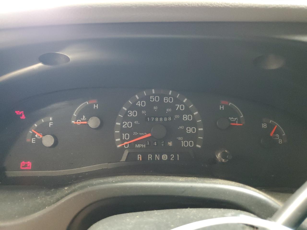 1FTHE2428VHA01952 1997 Ford Econoline E250 Van