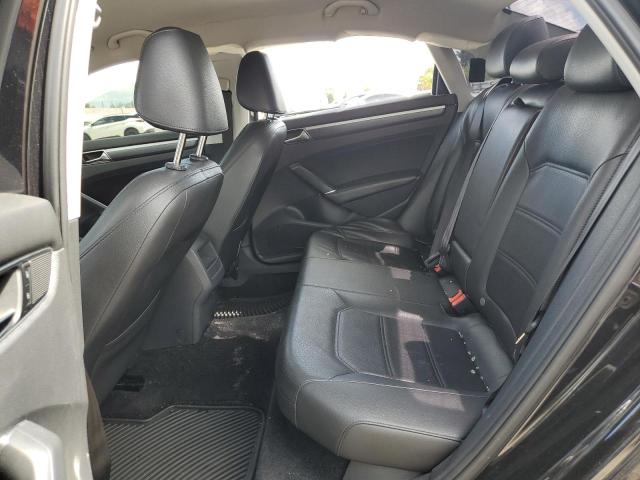 2017 VOLKSWAGEN PASSAT R-L - 1VWDT7A31HC041450