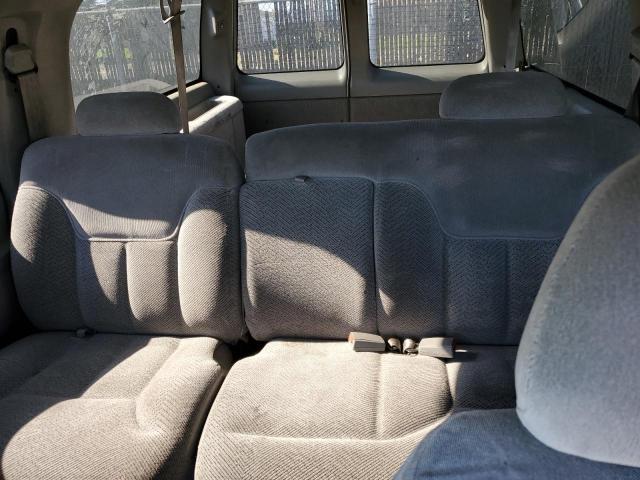 1999 Chevrolet Suburban K2500 VIN: 3GNGK26R3XG198239 Lot: 62127634