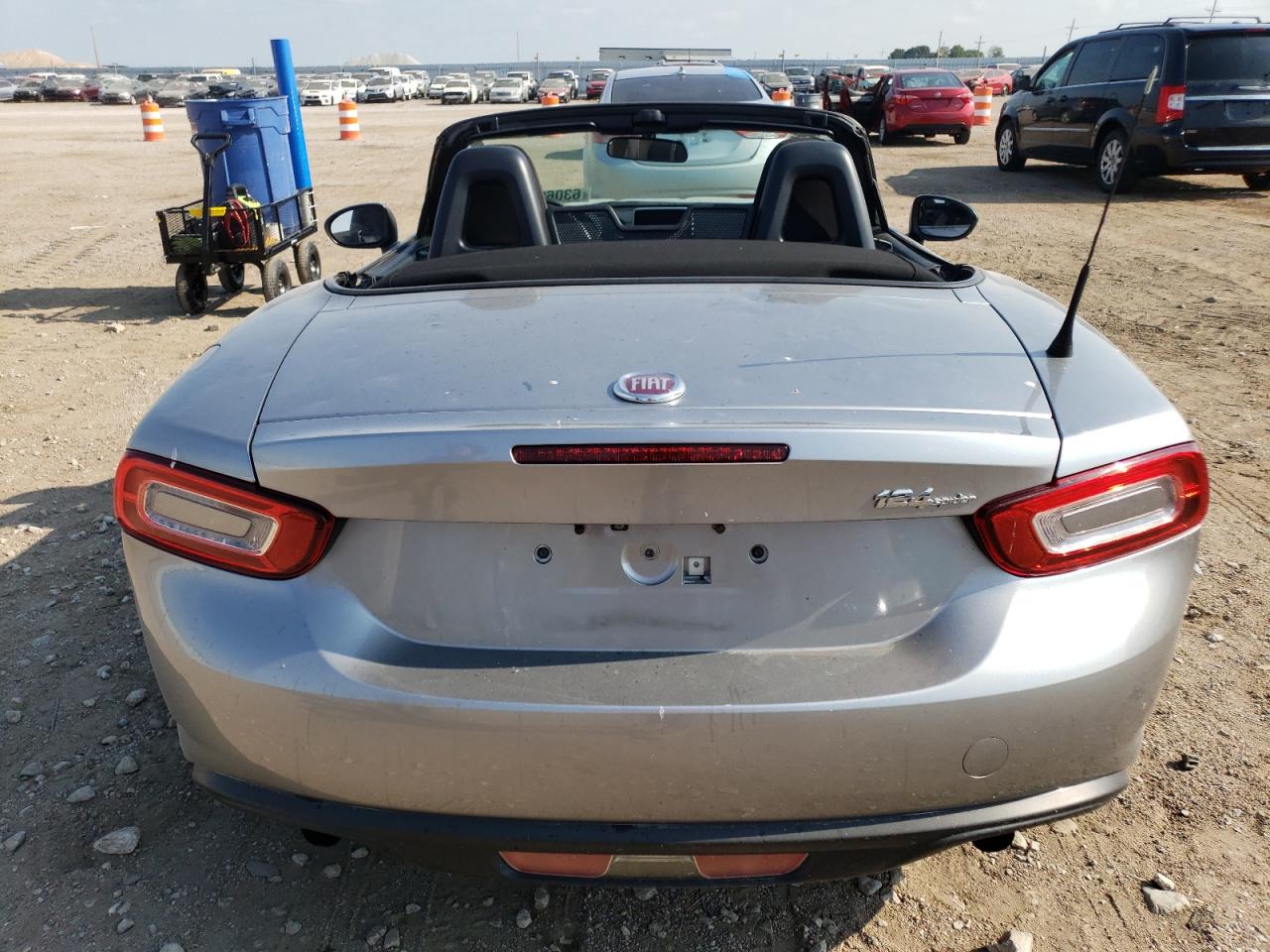 JC1NFAEK5H0106537 2017 Fiat 124 Spider Classica