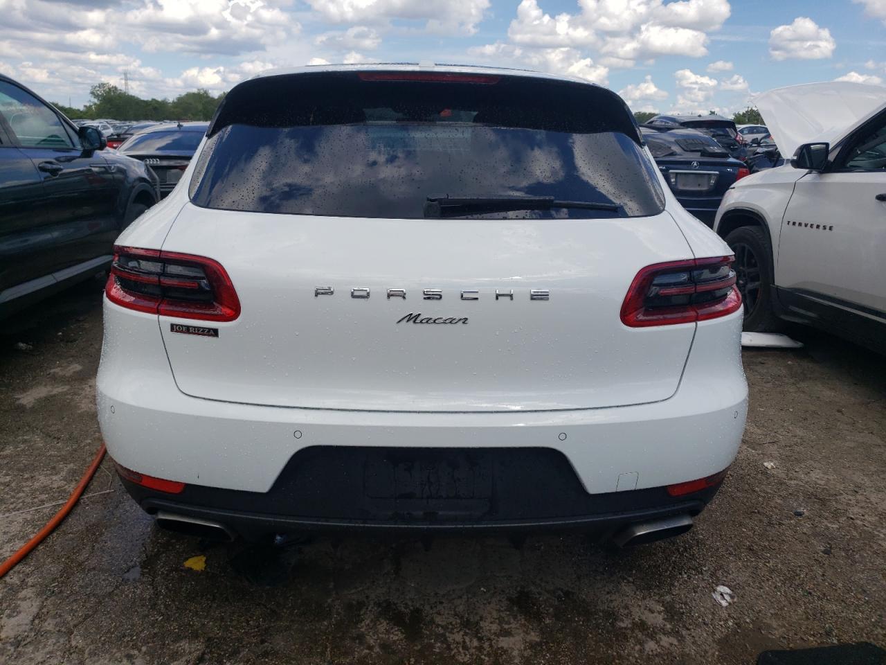 WP1AA2A51JLB02994 2018 Porsche Macan