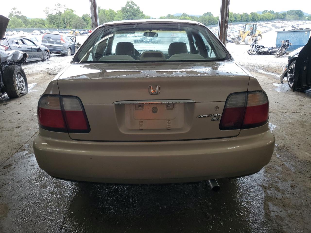 1HGCD5639TA259490 1996 Honda Accord Lx