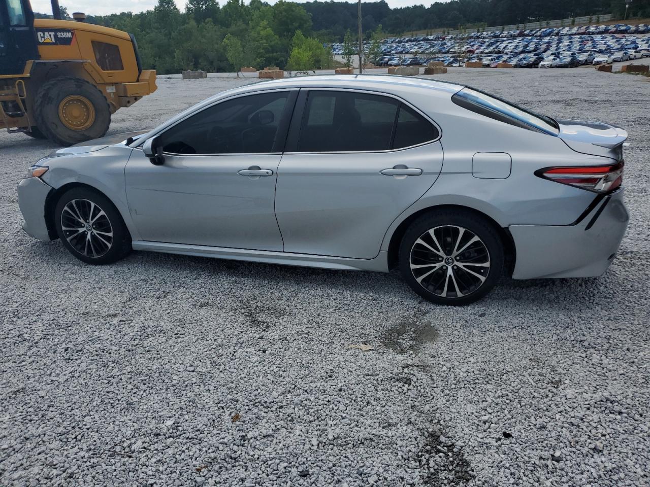 2018 Toyota Camry L vin: 4T1B11HK3JU047577