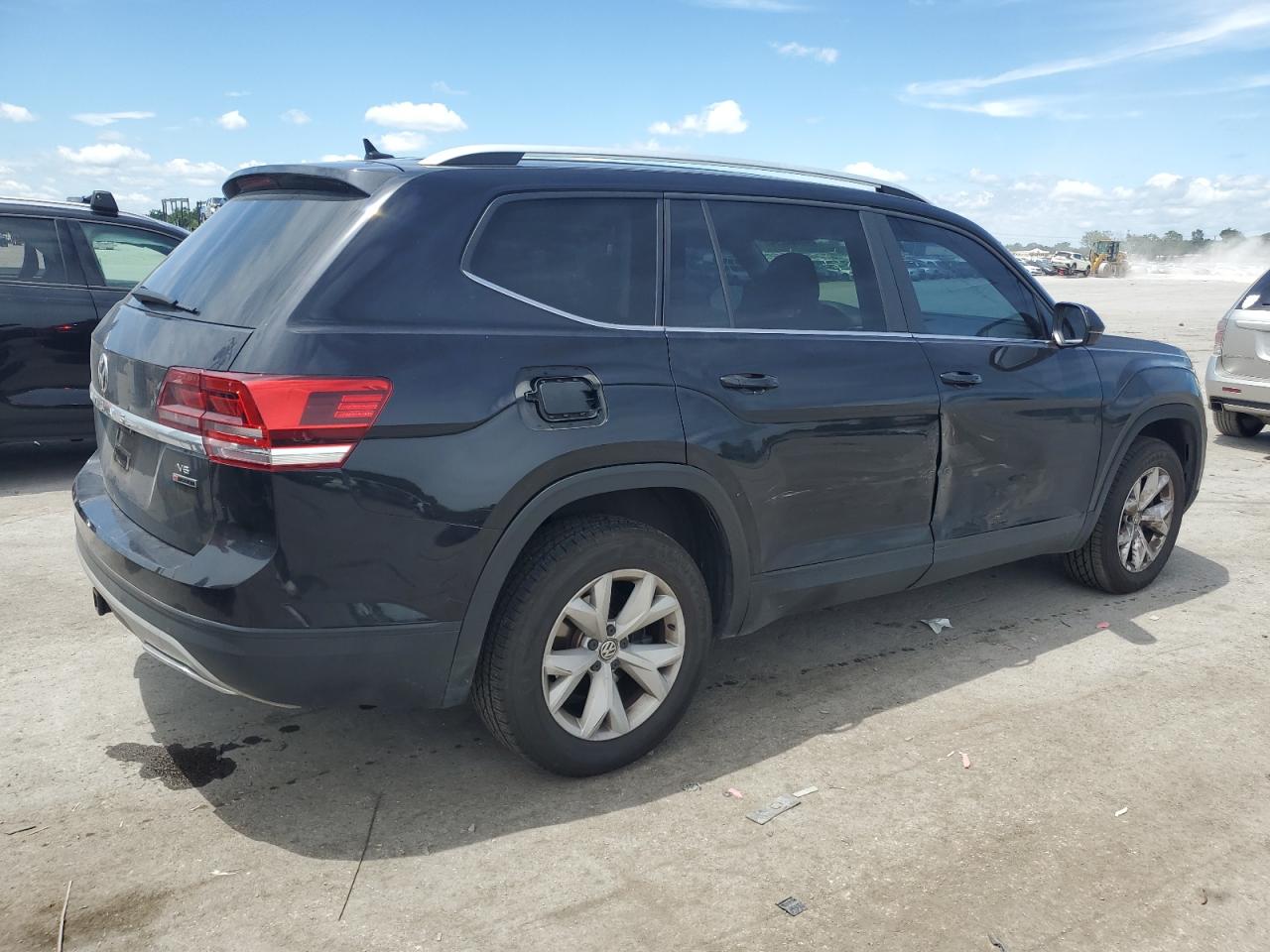 1V2LR2CA4JC559732 2018 Volkswagen Atlas Se