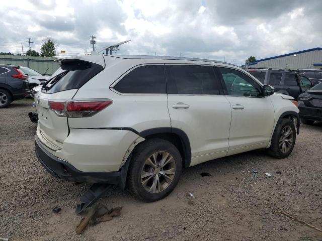 VIN 5TDJKRFH7FS098143 2015 Toyota Highlander, Xle no.3