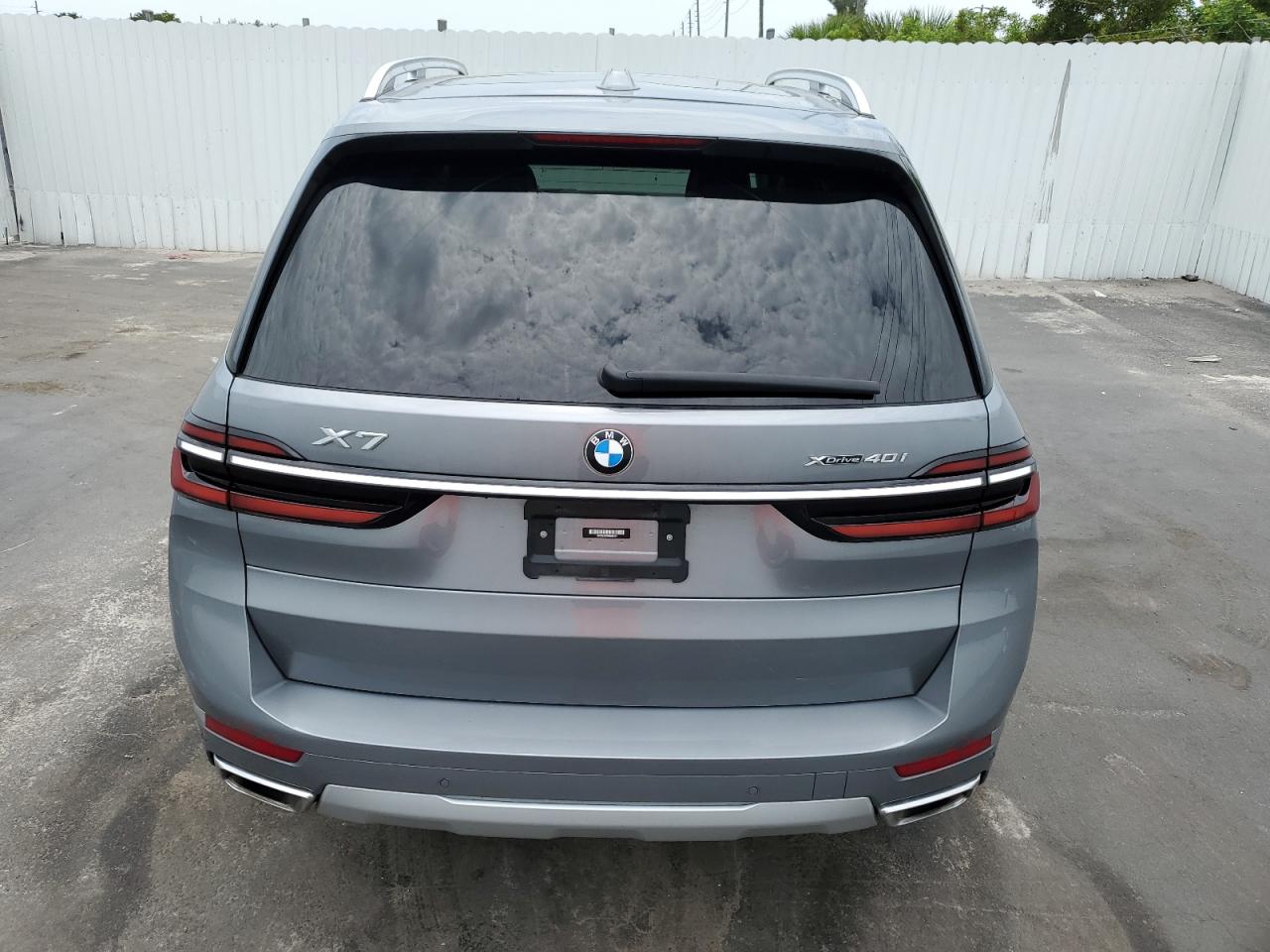 5UX23EM09P9N48137 2023 BMW X7 xDrive40I