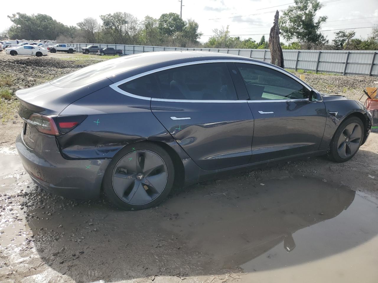 2019 Tesla Model 3 vin: 5YJ3E1EBXKF517633