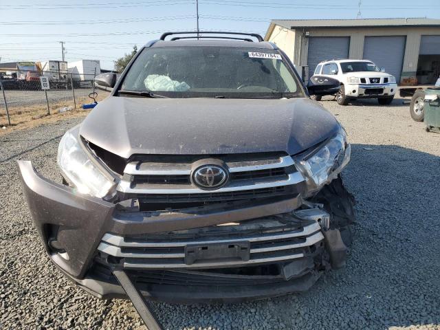 VIN 5TDJZRFH6JS529964 2018 Toyota Highlander, SE no.5