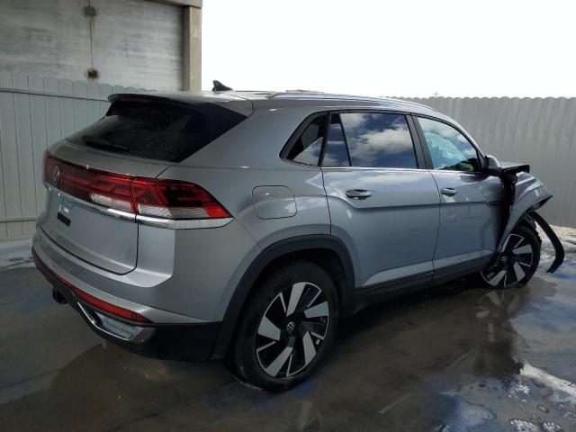 1V2WE2CA1RC225243 Volkswagen Atlas CROS 3