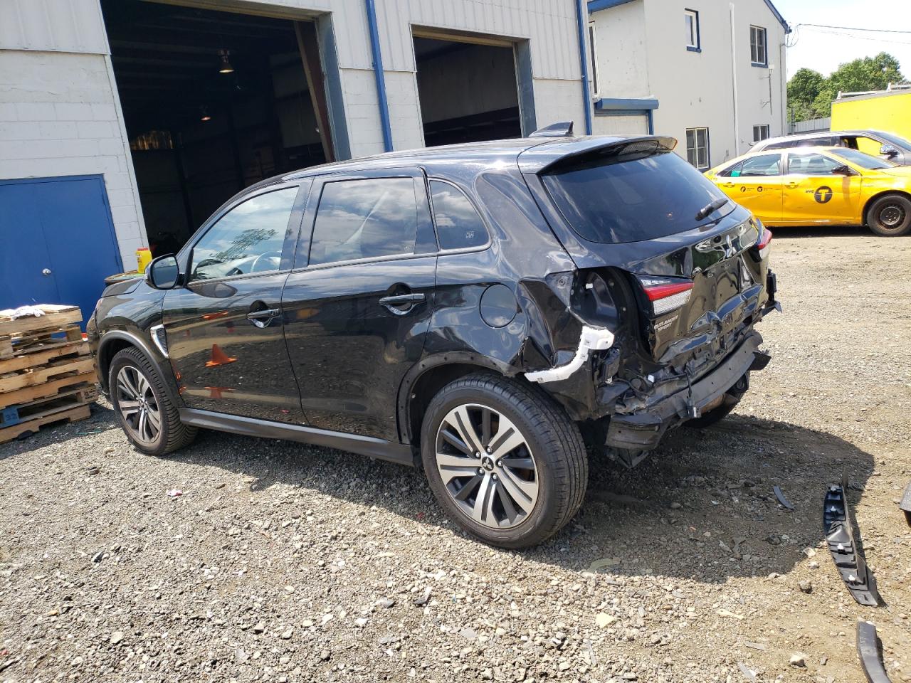 Lot #3020522180 2021 MITSUBISHI OUTLANDER