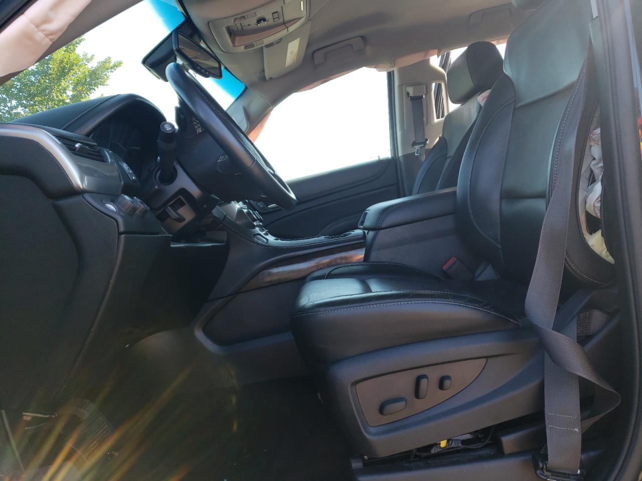 1GNSKBKCXHR137807 2017 Chevrolet Tahoe K1500 Lt