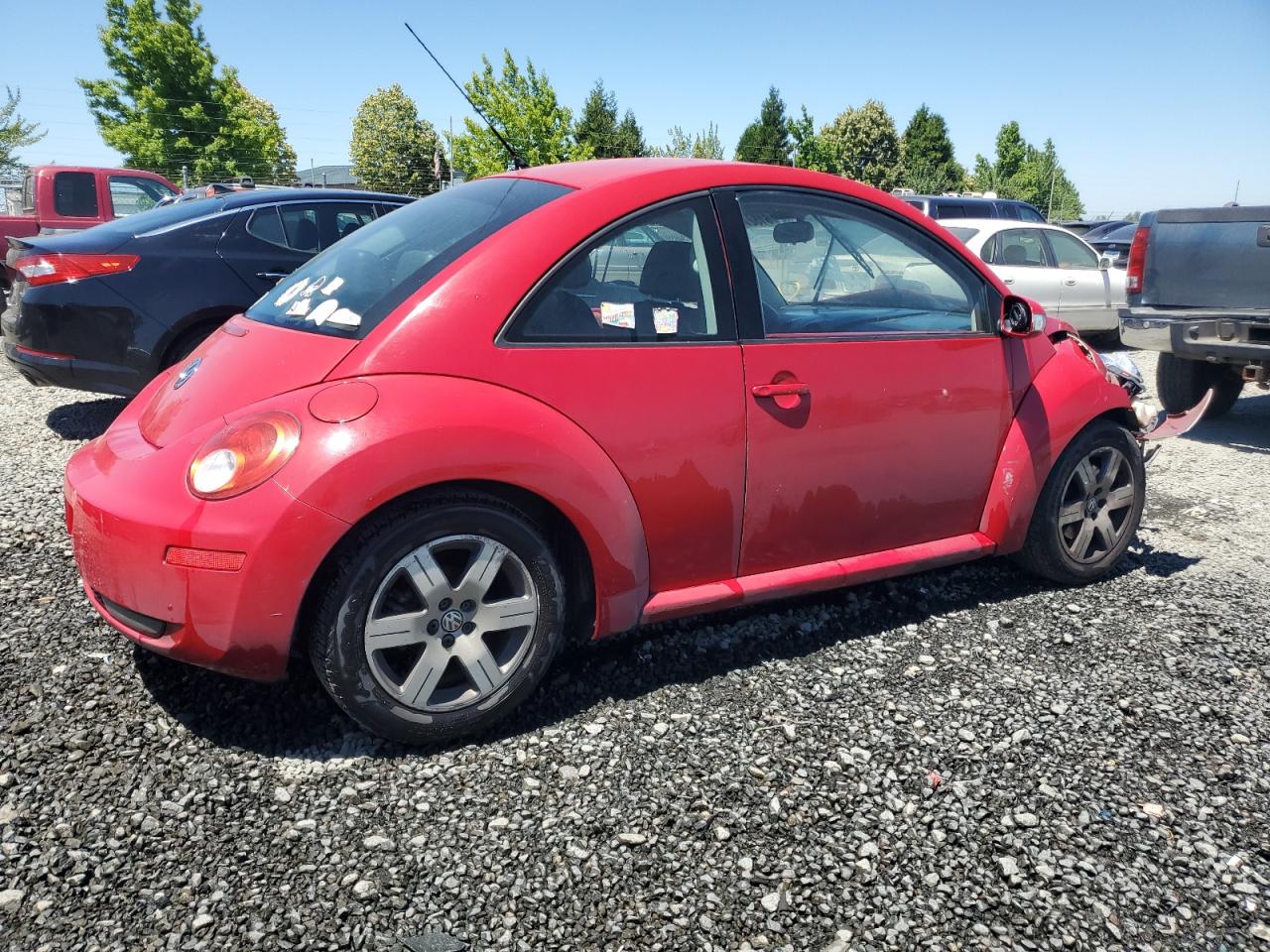 Lot #2907013137 2006 VOLKSWAGEN NEW BEETLE