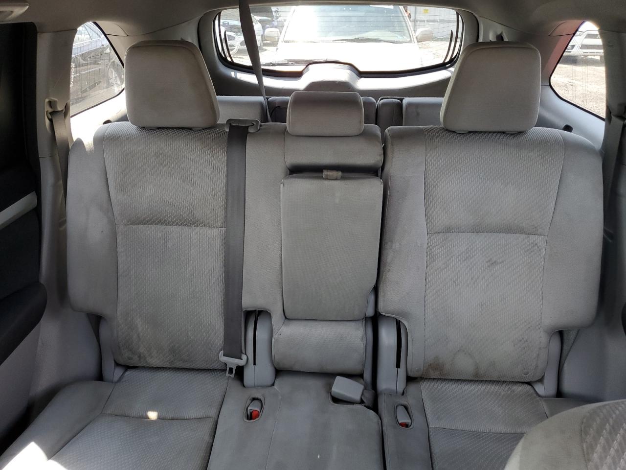 5TDBKRFH5FS111363 2015 Toyota Highlander Le