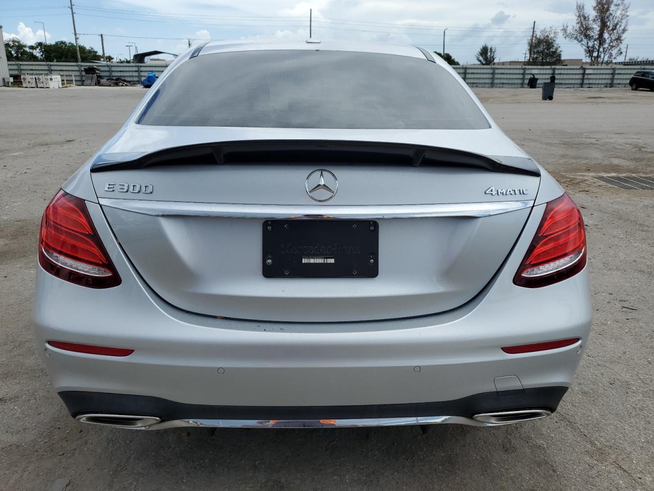 WDDZF4KB1HA230945 2017 Mercedes-Benz E 300 4Matic