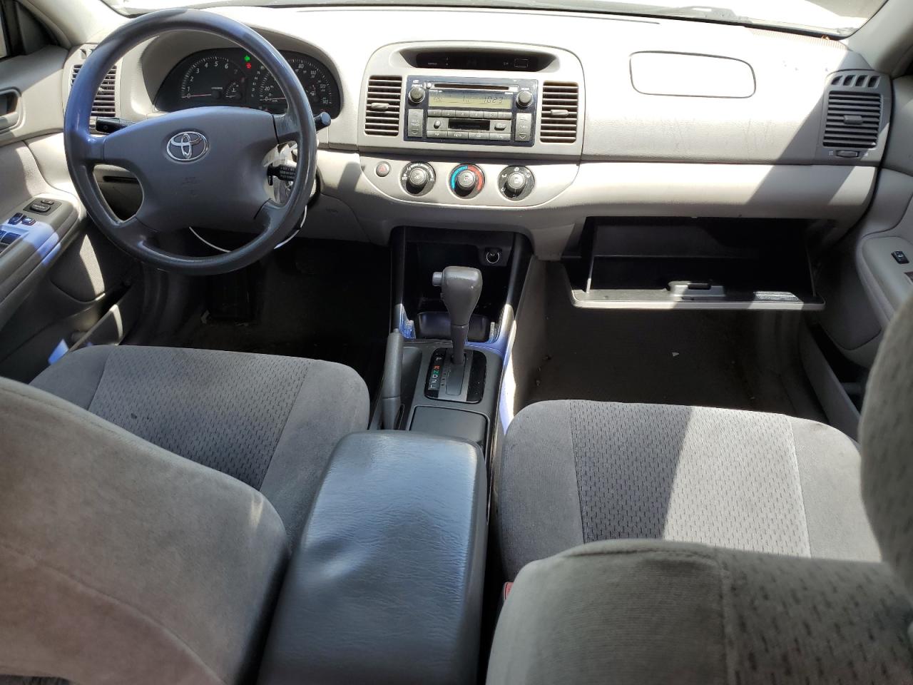 4T1BE32K14U878590 2004 Toyota Camry Le