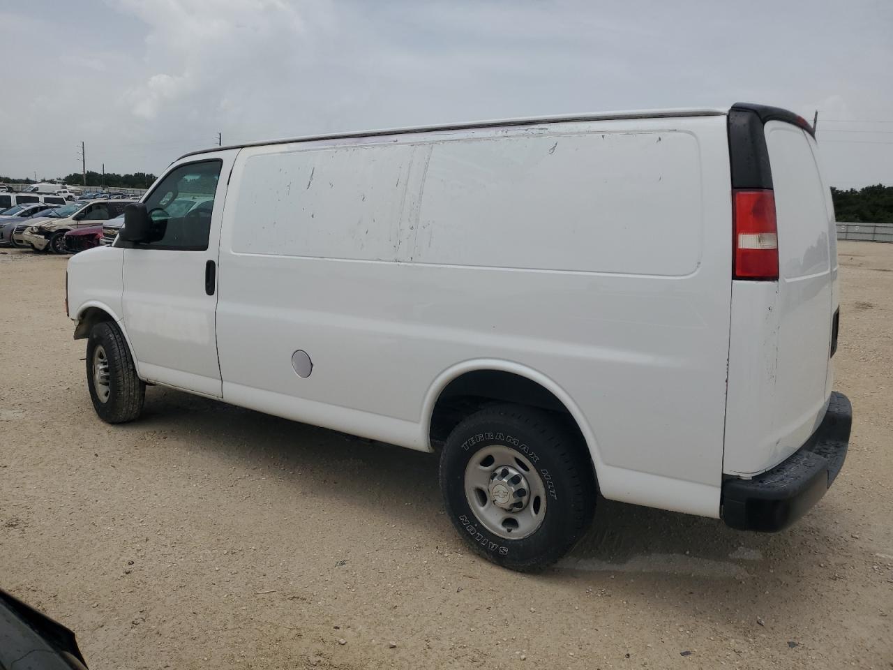 1GCWGAFF5H1279541 2017 Chevrolet Express G2500