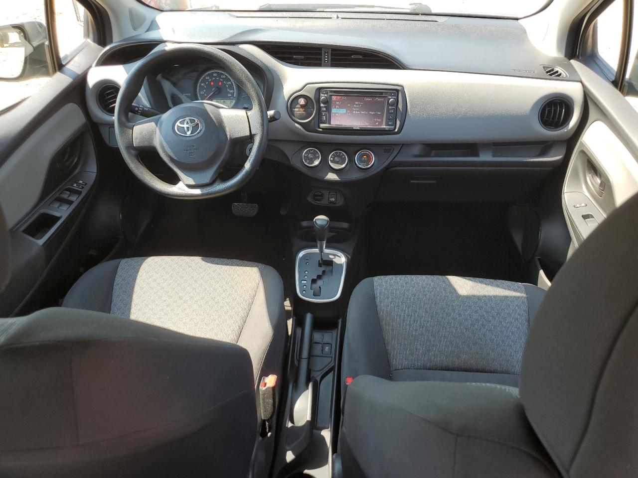 VNKKTUD31FA021218 2015 Toyota Yaris