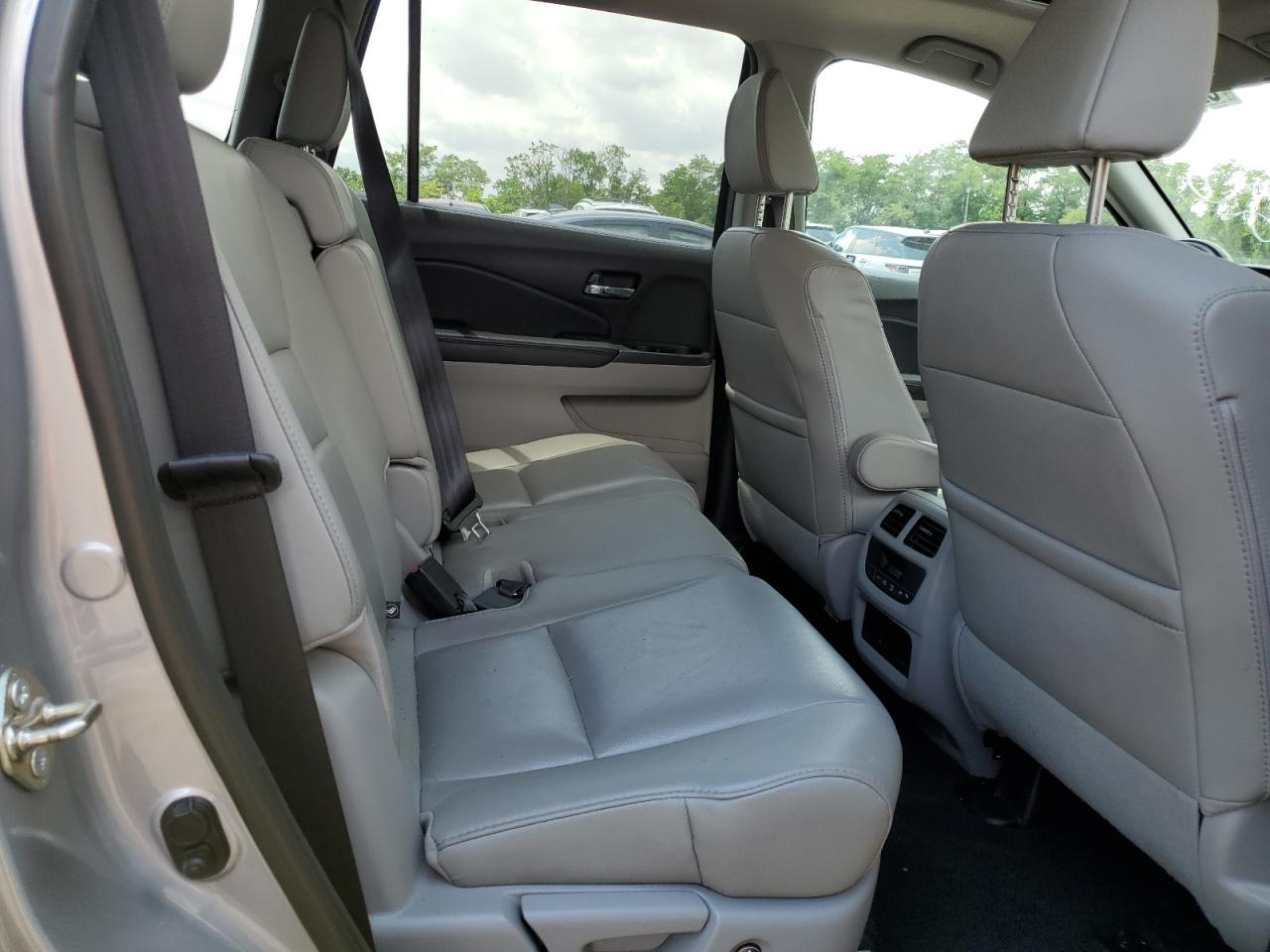 5FNYF6H58HB008588 2017 Honda Pilot Exl