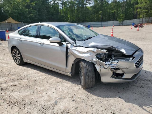 3FA6P0T90LR165864 Ford Fusion SE 4