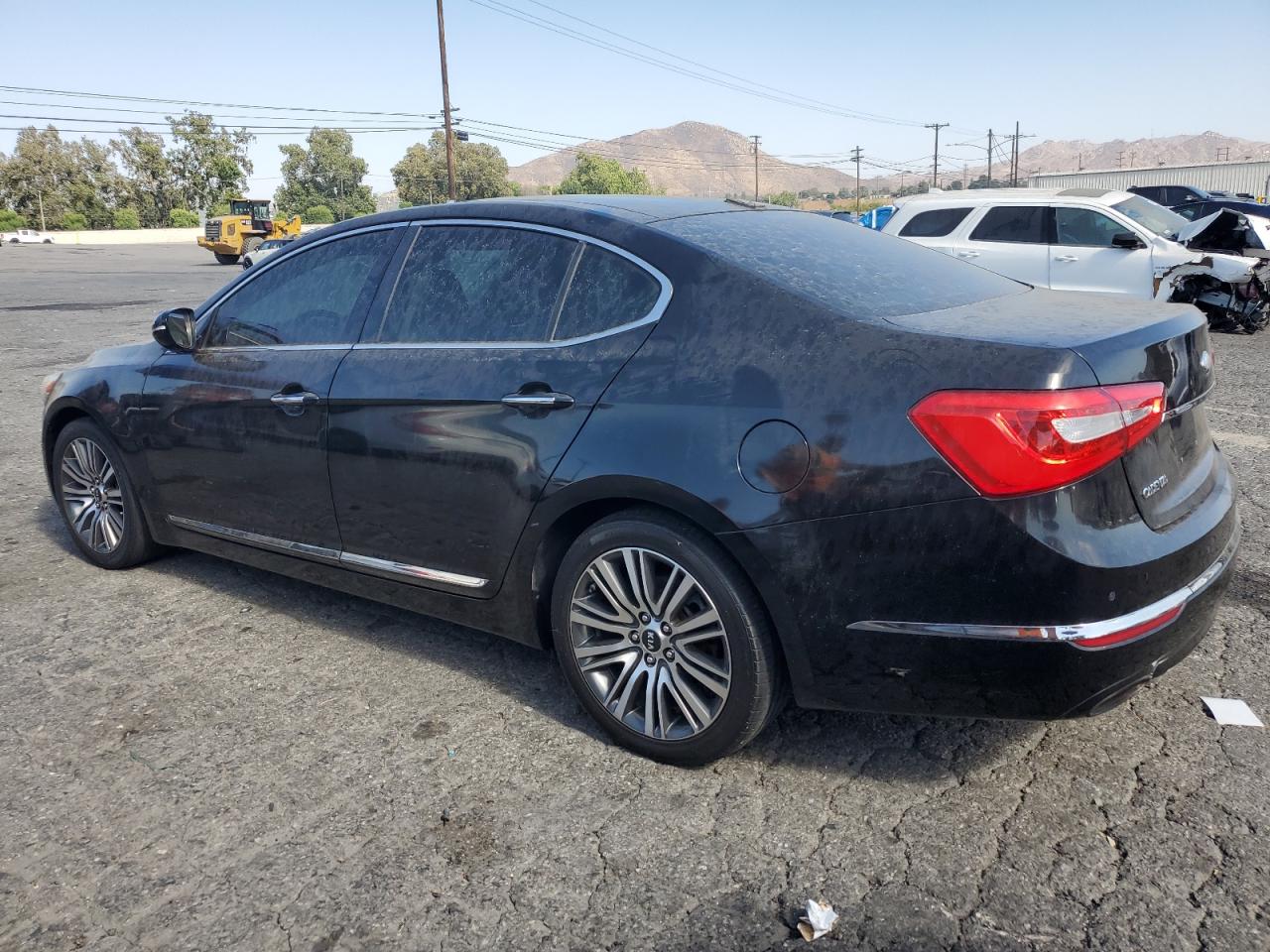 2014 Kia Cadenza Premium vin: KNALN4D74E5127435