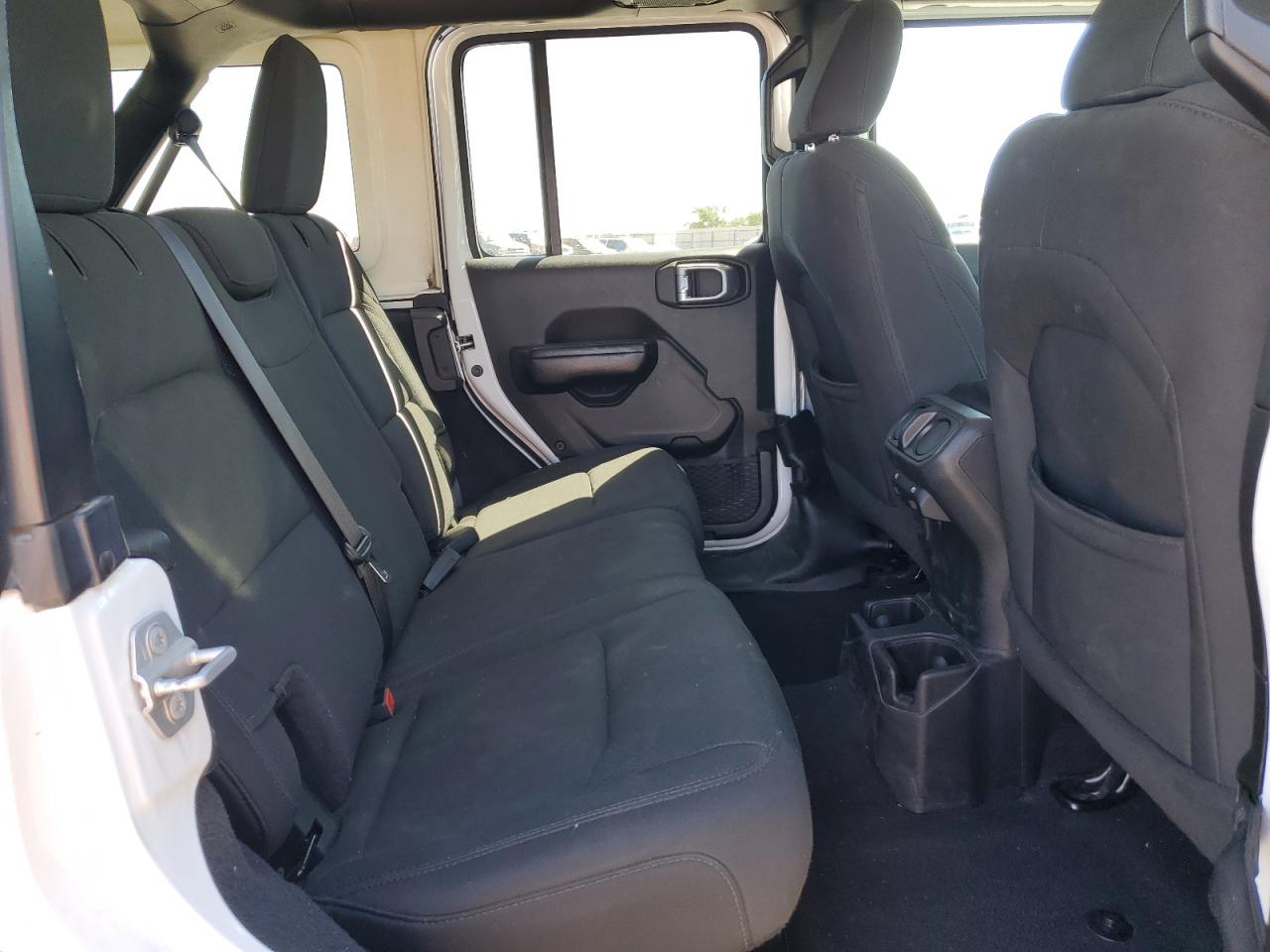 1C4HJXDN7KW637935 2019 Jeep Wrangler Unlimited Sport