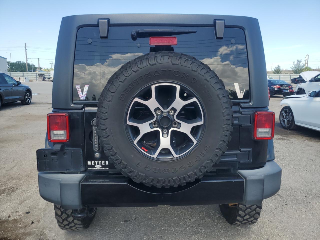 1C4HJWEG0JL926908 2018 Jeep Wrangler Unlimited Sahara