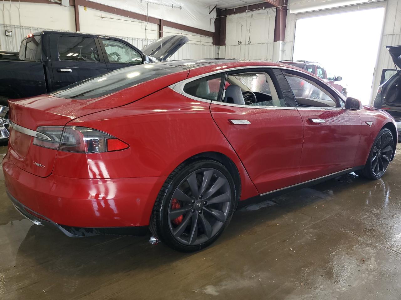 2014 Tesla Model S vin: 5YJSA1H20EFP66725