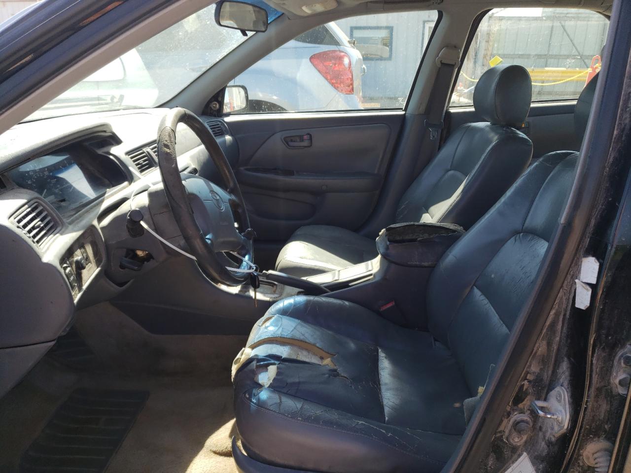 4T1BF28K2YU940549 2000 Toyota Camry Le