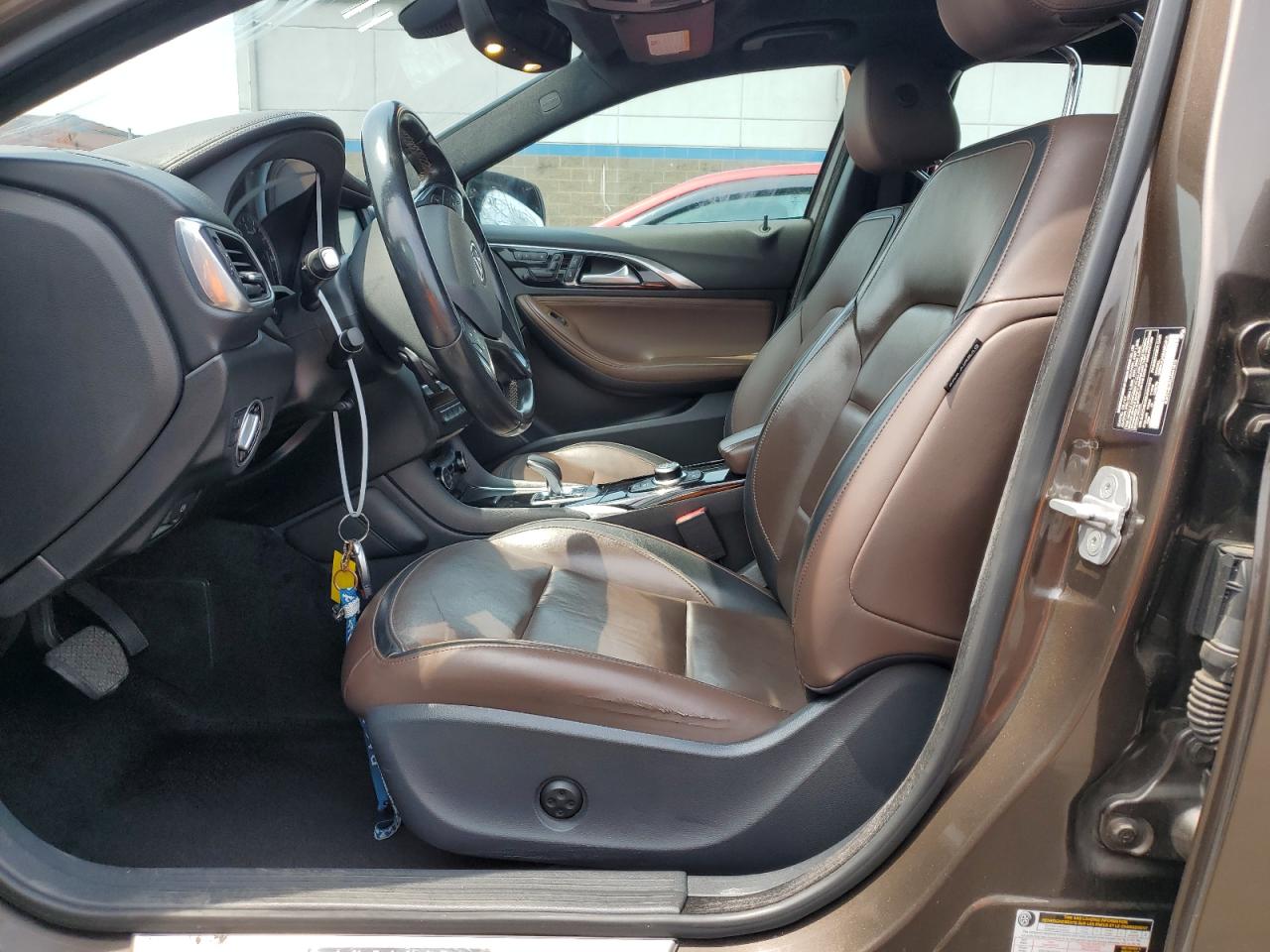 SJKCH5CR3JA041812 2018 Infiniti Qx30 Base