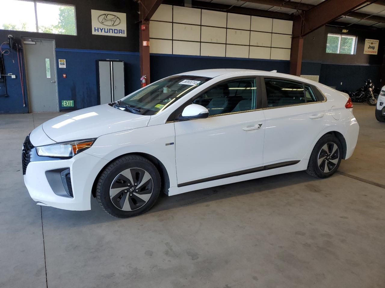 2018 Hyundai Ioniq Sel vin: KMHC75LC4JU067637