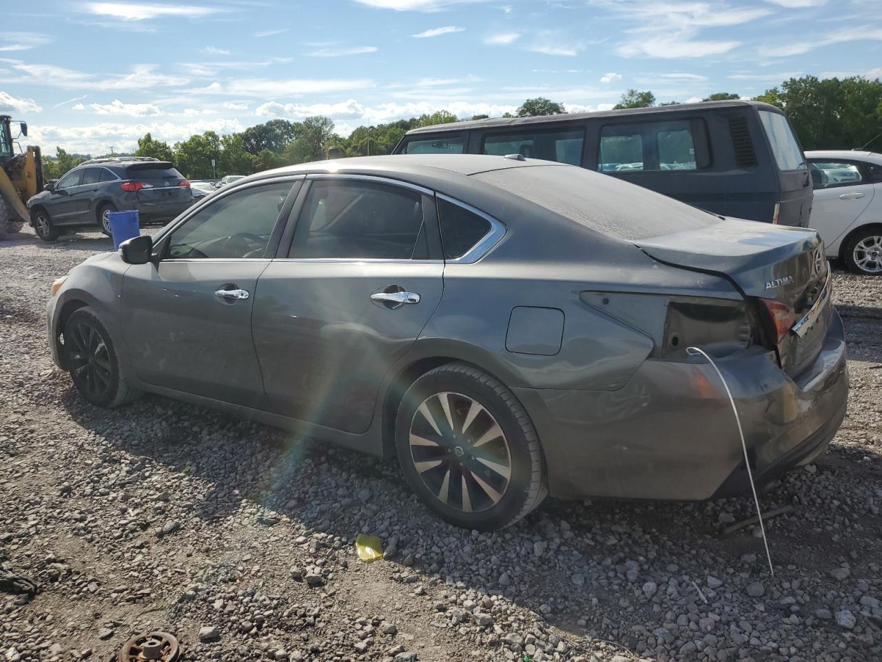 2018 Nissan Altima 2.5 vin: 1N4AL3AP0JC208359