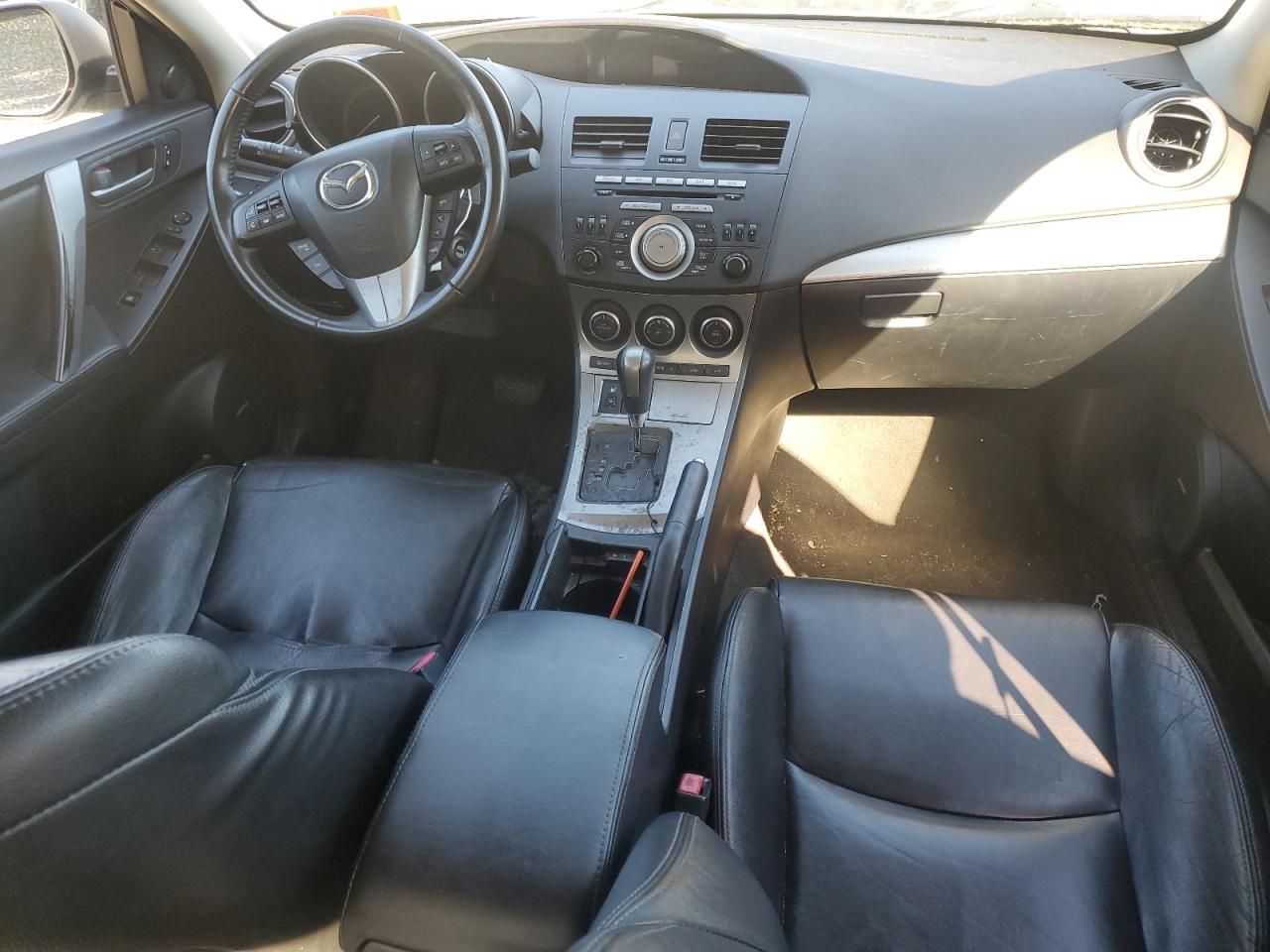 JM1BL1W67B1412737 2011 Mazda 3 S