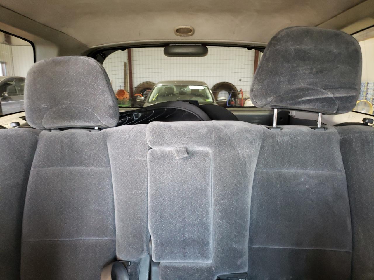 KM8SC73D54U671536 2004 Hyundai Santa Fe Gls