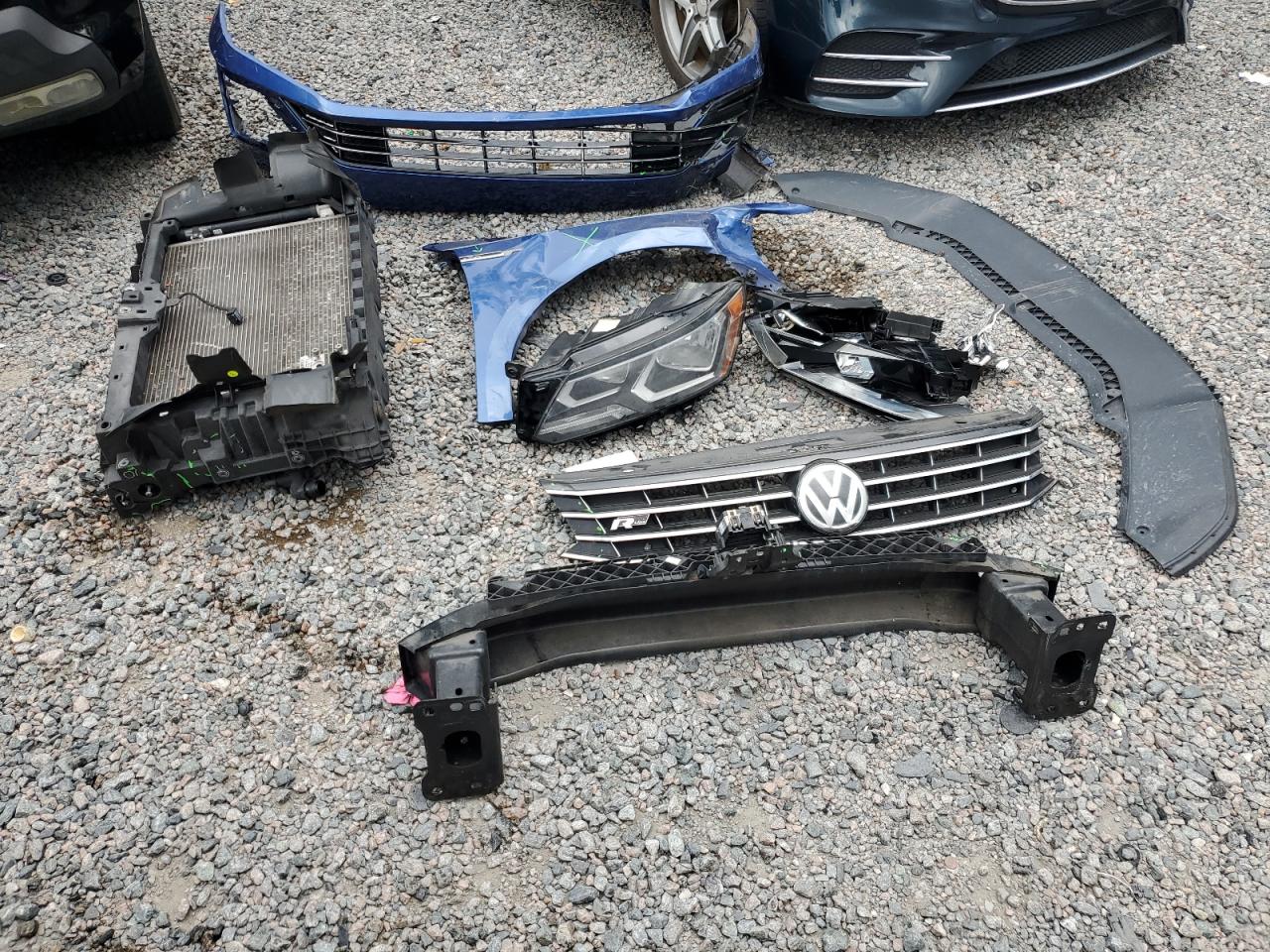 1VWDT7A39HC075118 2017 Volkswagen Passat R-Line