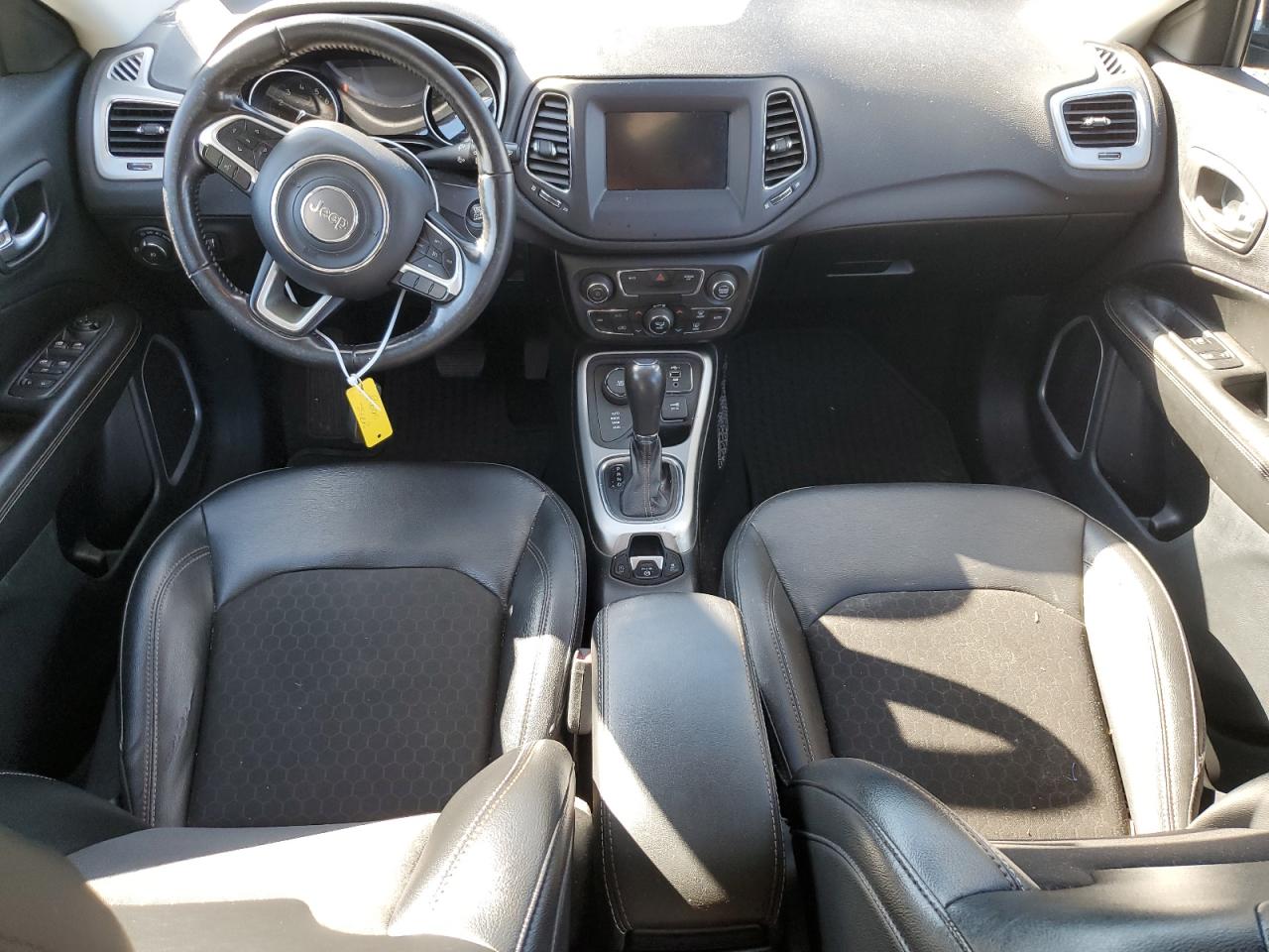 3C4NJDBBXMT531028 2021 Jeep Compass Latitude