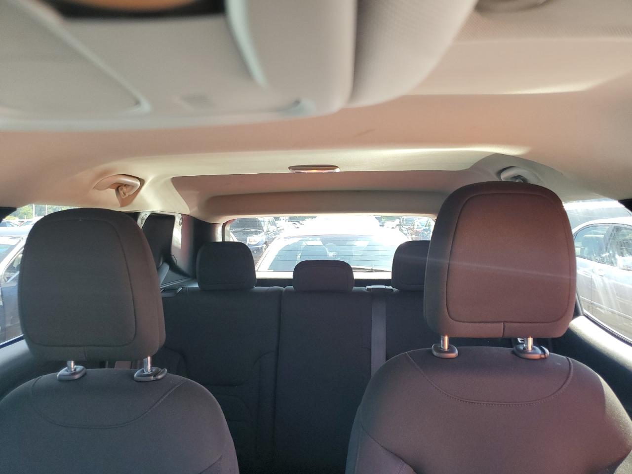 ZACNJBBB2KPK19405 2019 Jeep Renegade Latitude