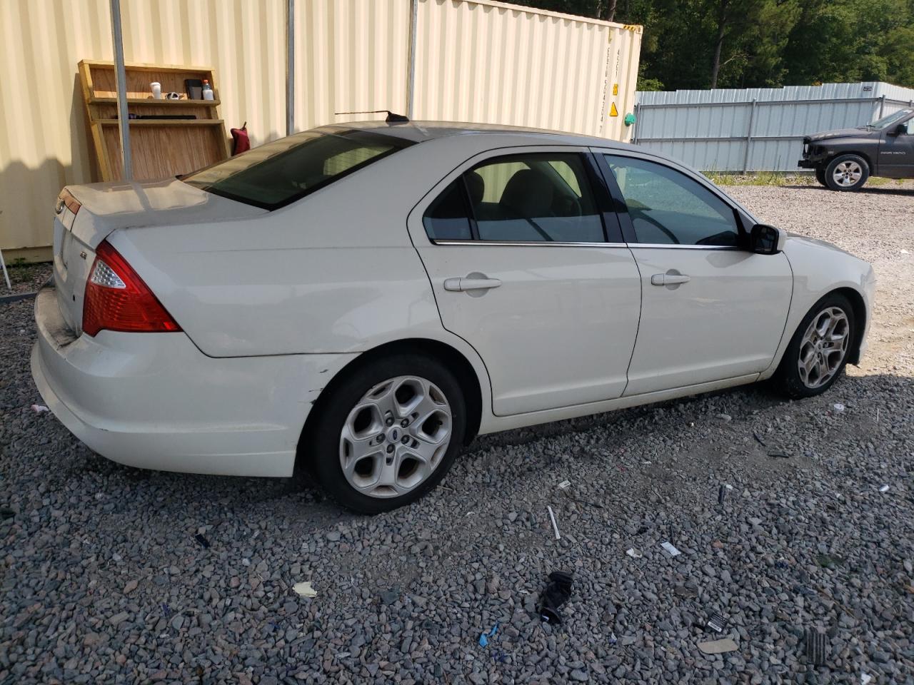 3FAHP0HA3BR230619 2011 Ford Fusion Se