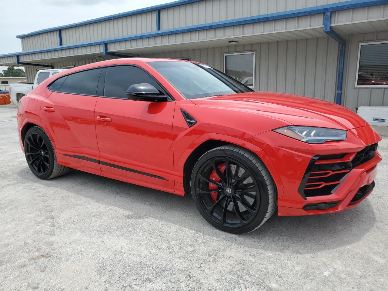 2022 Lamborghini Urus vin: ZPBUA1ZL0NLA21835