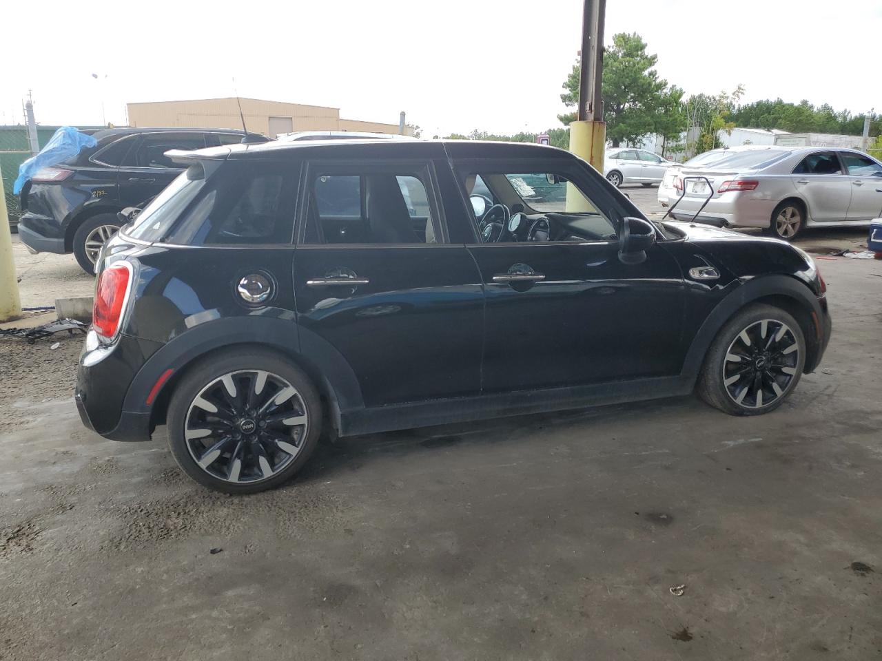 2016 Mini Cooper S vin: WMWXU3C55G2D28461