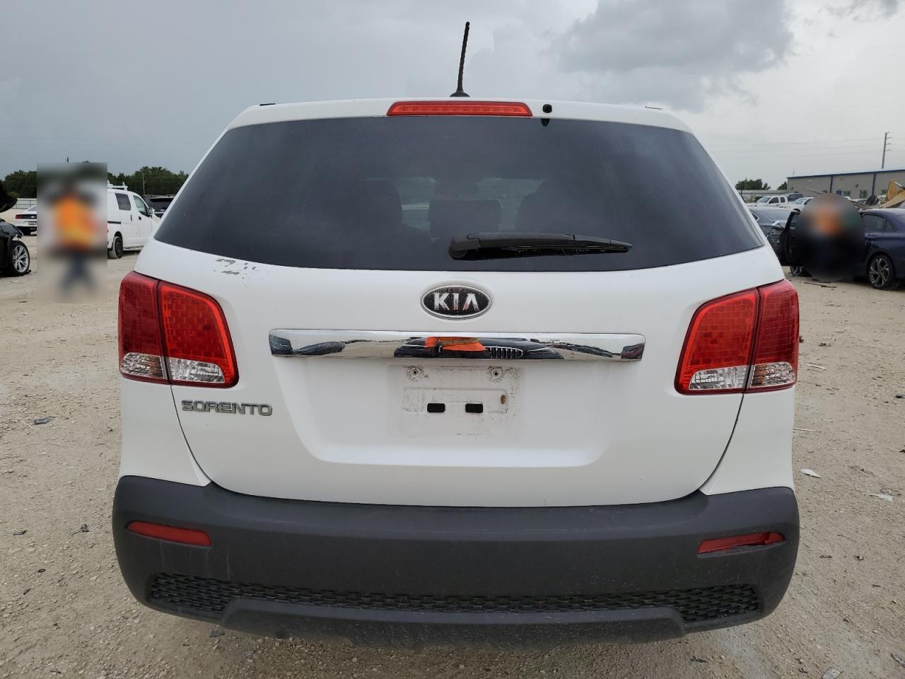 5XYKT3A12BG154103 2011 Kia Sorento Base