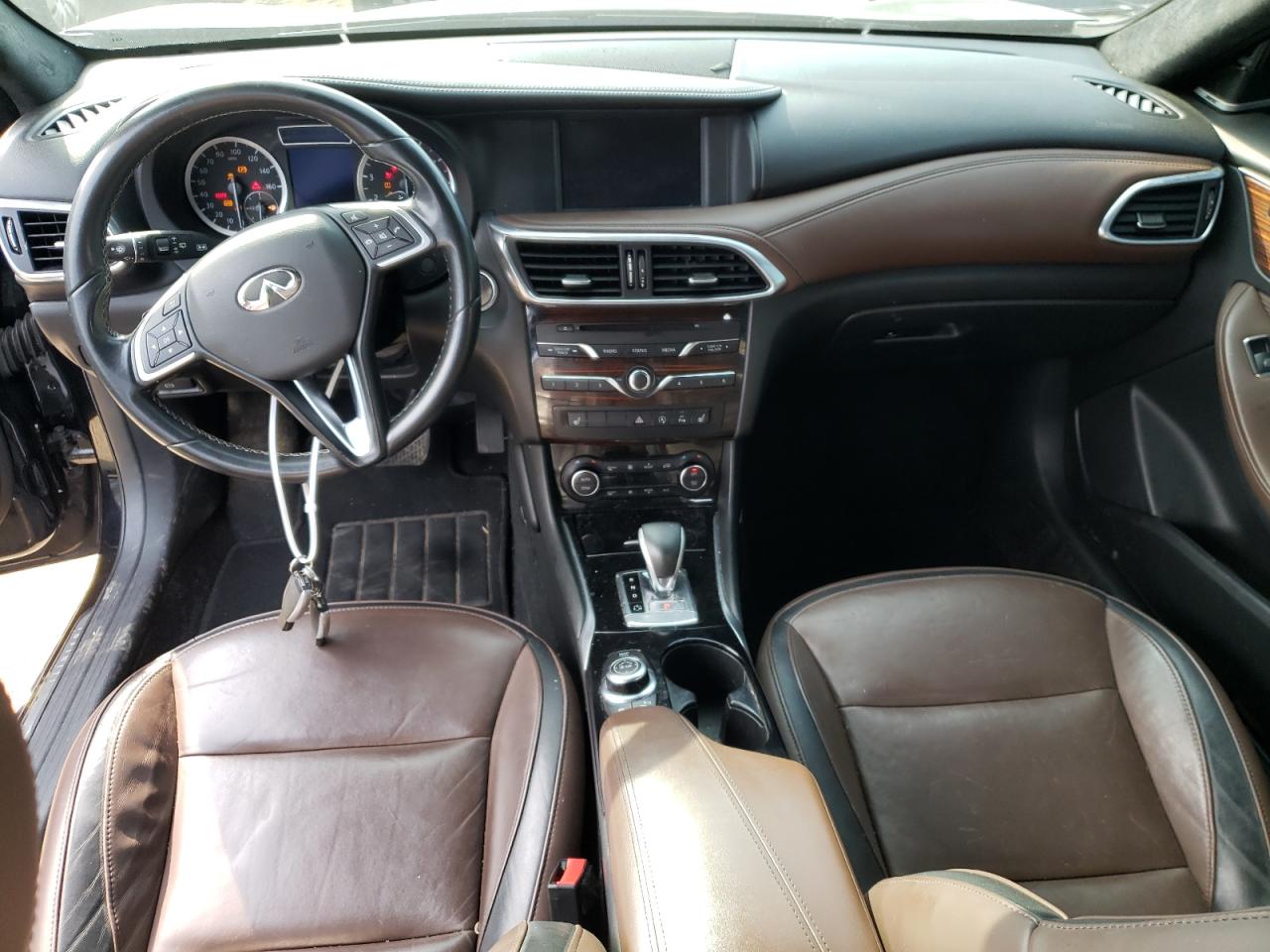 SJKCH5CR1JA048158 2018 Infiniti Qx30 Base