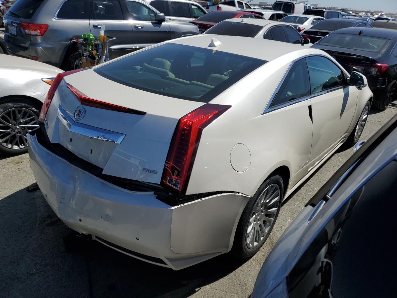 CADILLAC CTS PERFOR 2011 white  gas 1G6DM1ED7B0119337 photo #4