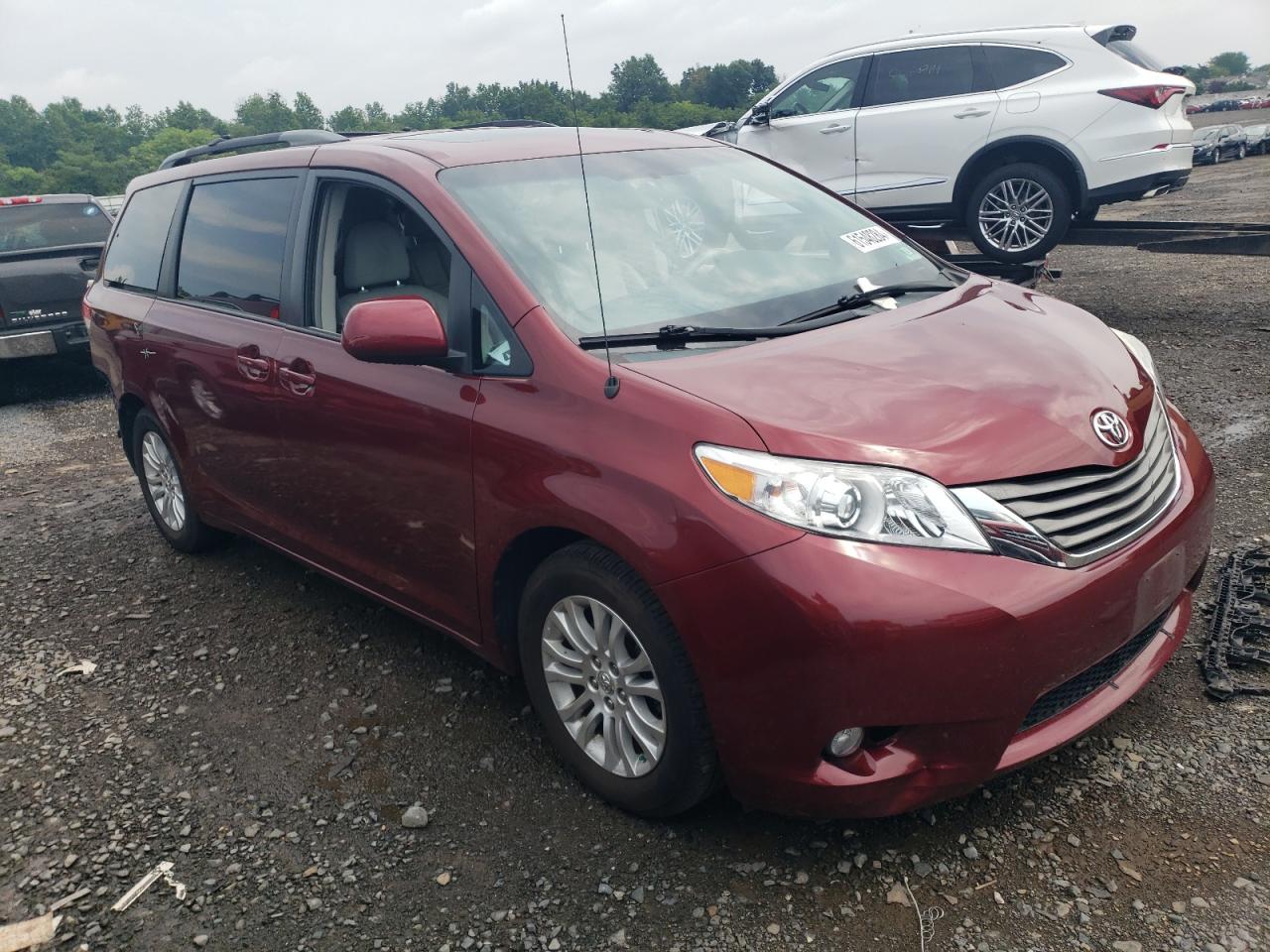 5TDYK3DC2BS041569 2011 Toyota Sienna Xle