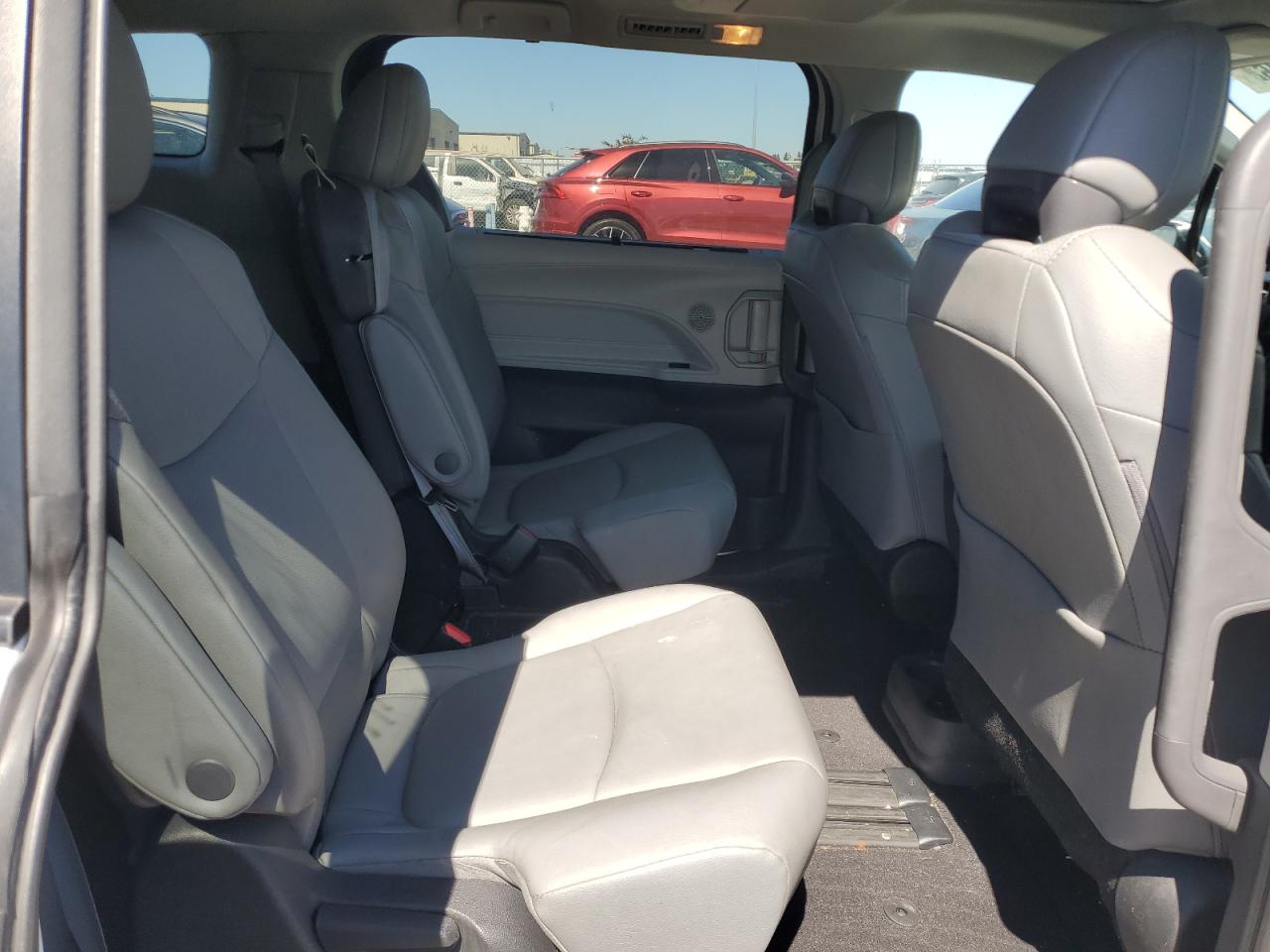 5TDJRKEC3NS080620 2022 Toyota Sienna Xle