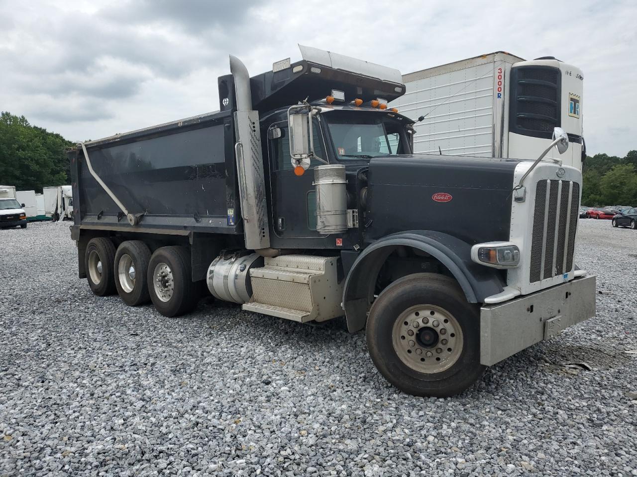 Lot #2885679974 2014 PETERBILT 388