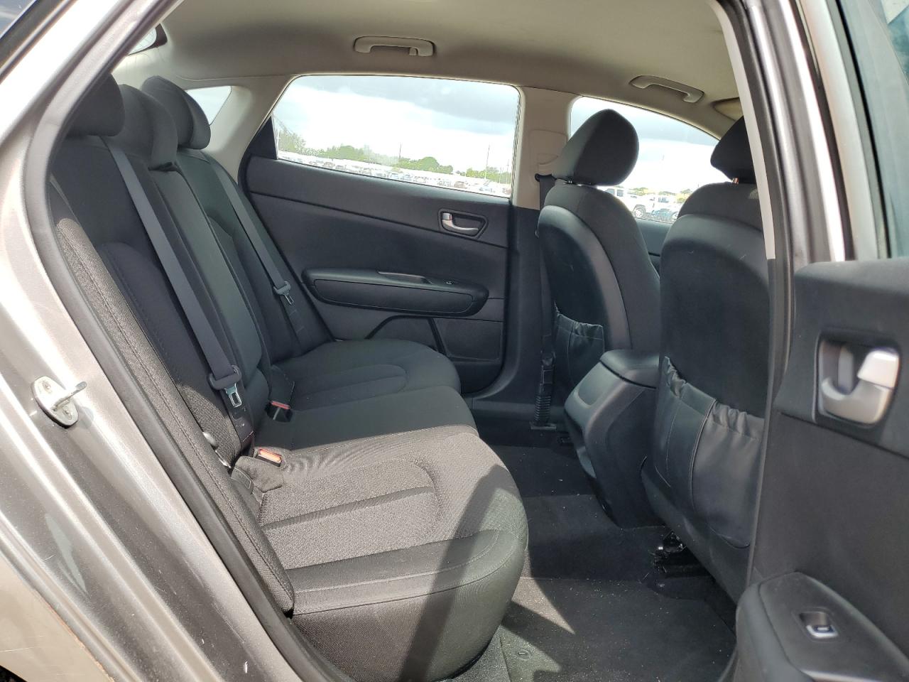 5XXGT4L37GG100690 2016 Kia Optima Lx